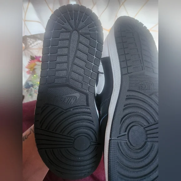 Jordan 1s - Picture 4 of 5